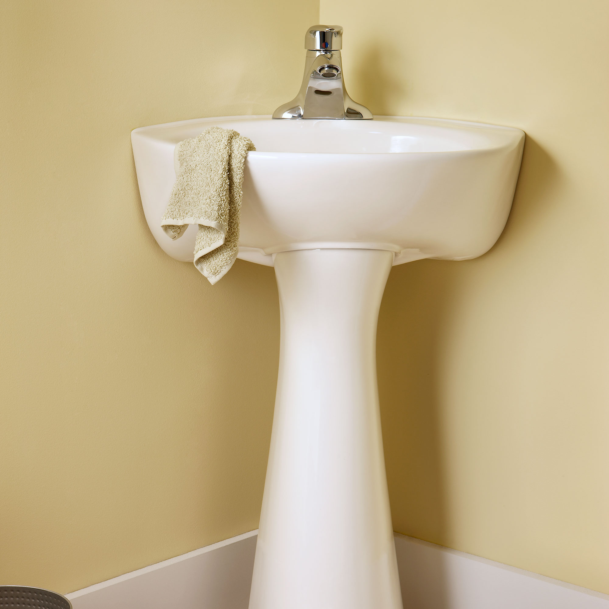 Cornice™ 4-Inch Centerset Pedestal Sink Top and Leg Combination